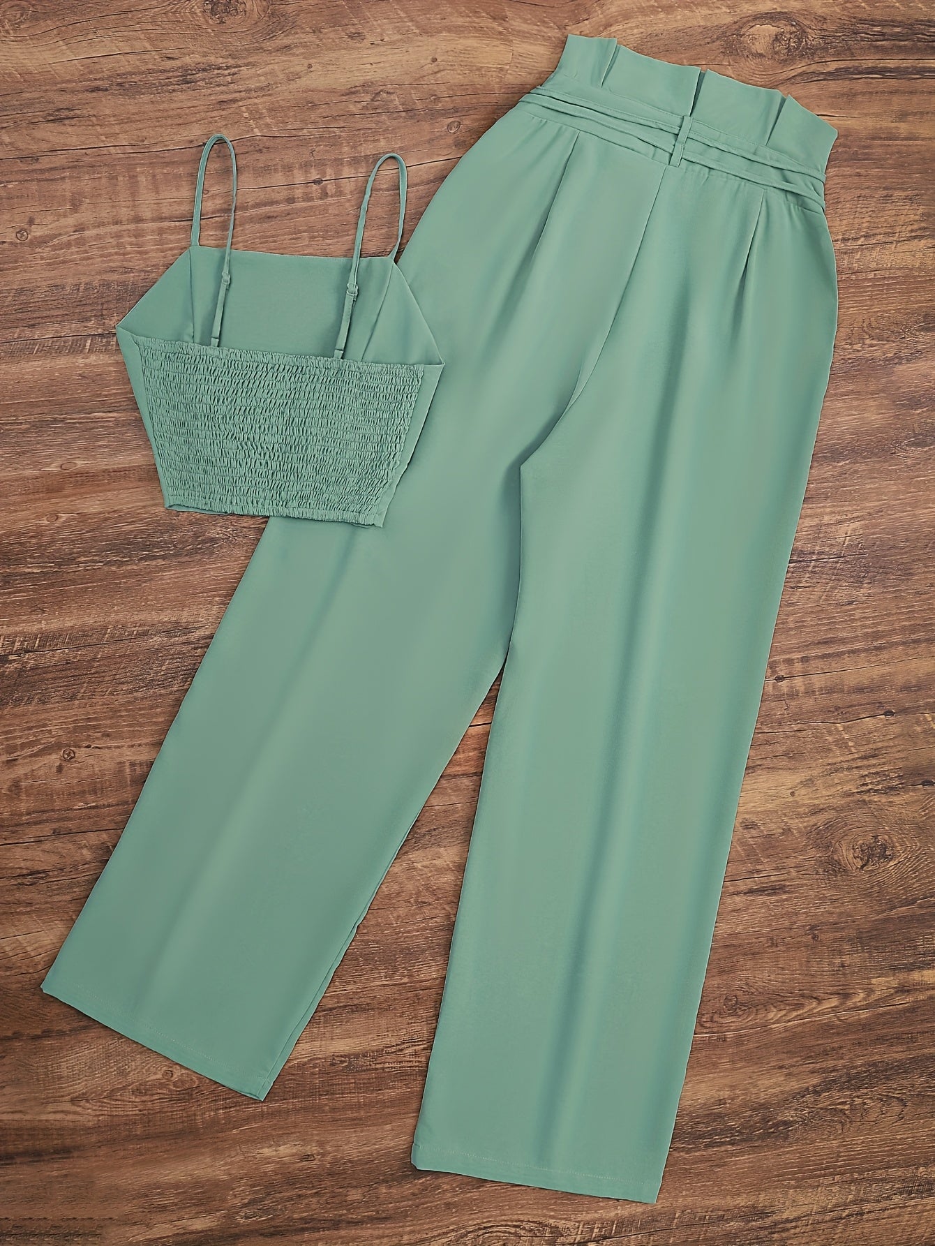 Dame to-delt sett elegant – høytlivsbukse med vide ben og crop top, ideell for vår og sommer