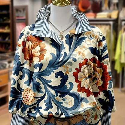 Blusa de mujer con estampado floral, cuello y puños a rayas