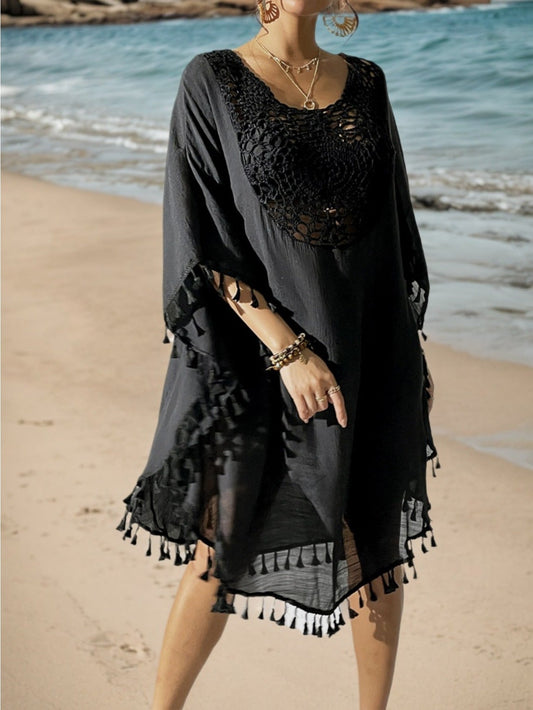 Dam Strandkaftan Poncho med virkat detalj och fransar – Perfekt strandmode och sommaröverdrag