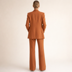 Lena | Damespak met flared broek en knopen