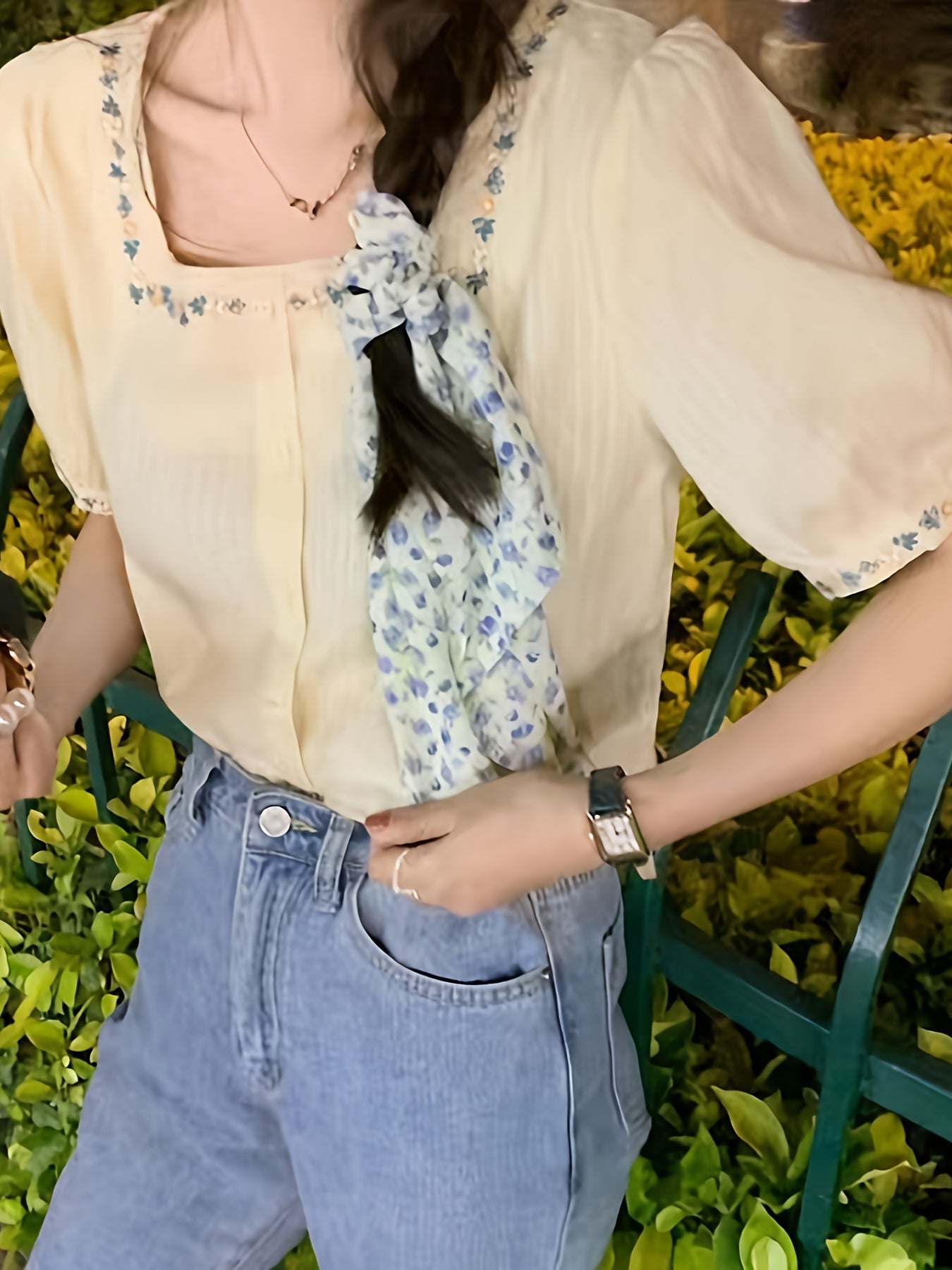 Damen Bluse mit Stickerei und quadratischem Ausschnitt – Eleganter Sommer-Look, Freizeit & Alltag