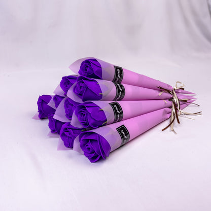 Eleganti rose regalo per donne – Rose decorative senza tempo in elegante cono regalo – Perfette per la Festa della Mamma, San Valentino e occasioni speciali