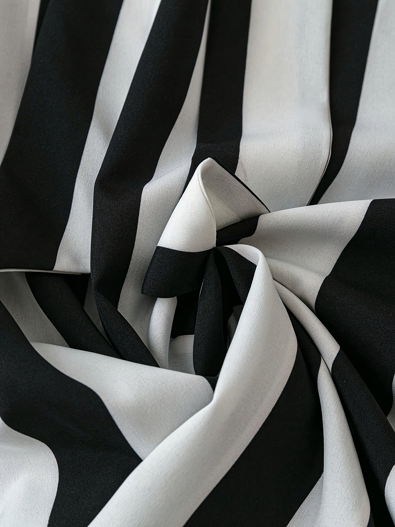 Damebluse elegant med stribet mønster og sløjfehals – Business & fritid