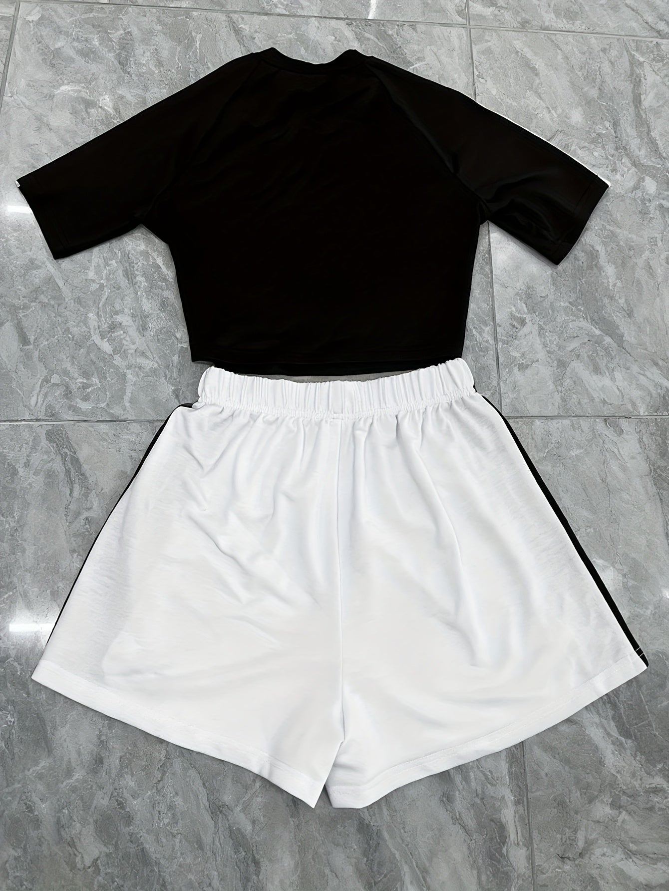 Damen Sport-Set Zweiteiler – Trendiges Crop Top und Shorts für Fitness und Freizeit