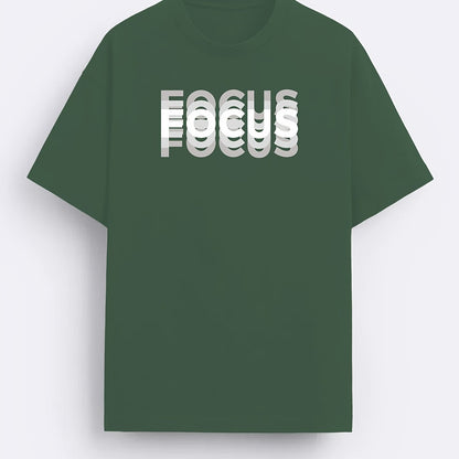 Męski T-shirt z nowoczesnym nadrukiem Focus – casualowa odzież uliczna, koszulka motywacyjna