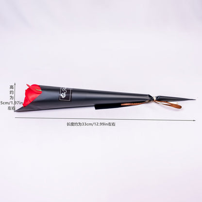 Eleganti rose regalo per donne – Rose decorative senza tempo in elegante cono regalo – Perfette per la Festa della Mamma, San Valentino e occasioni speciali