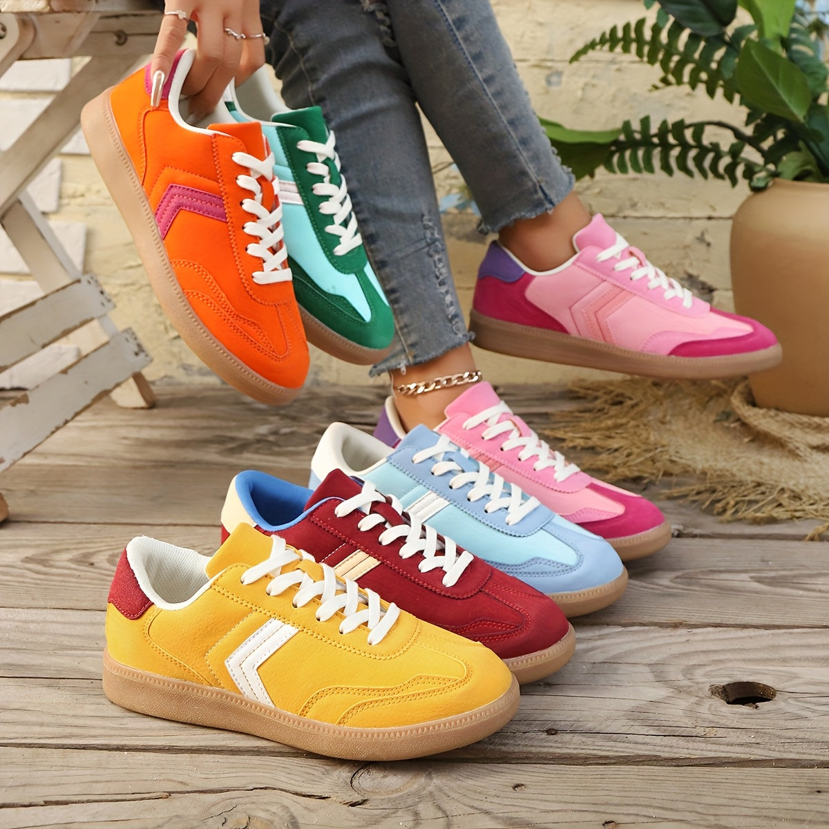 Damsneaker i retrostil med färgblockdesign för fritid och vardag