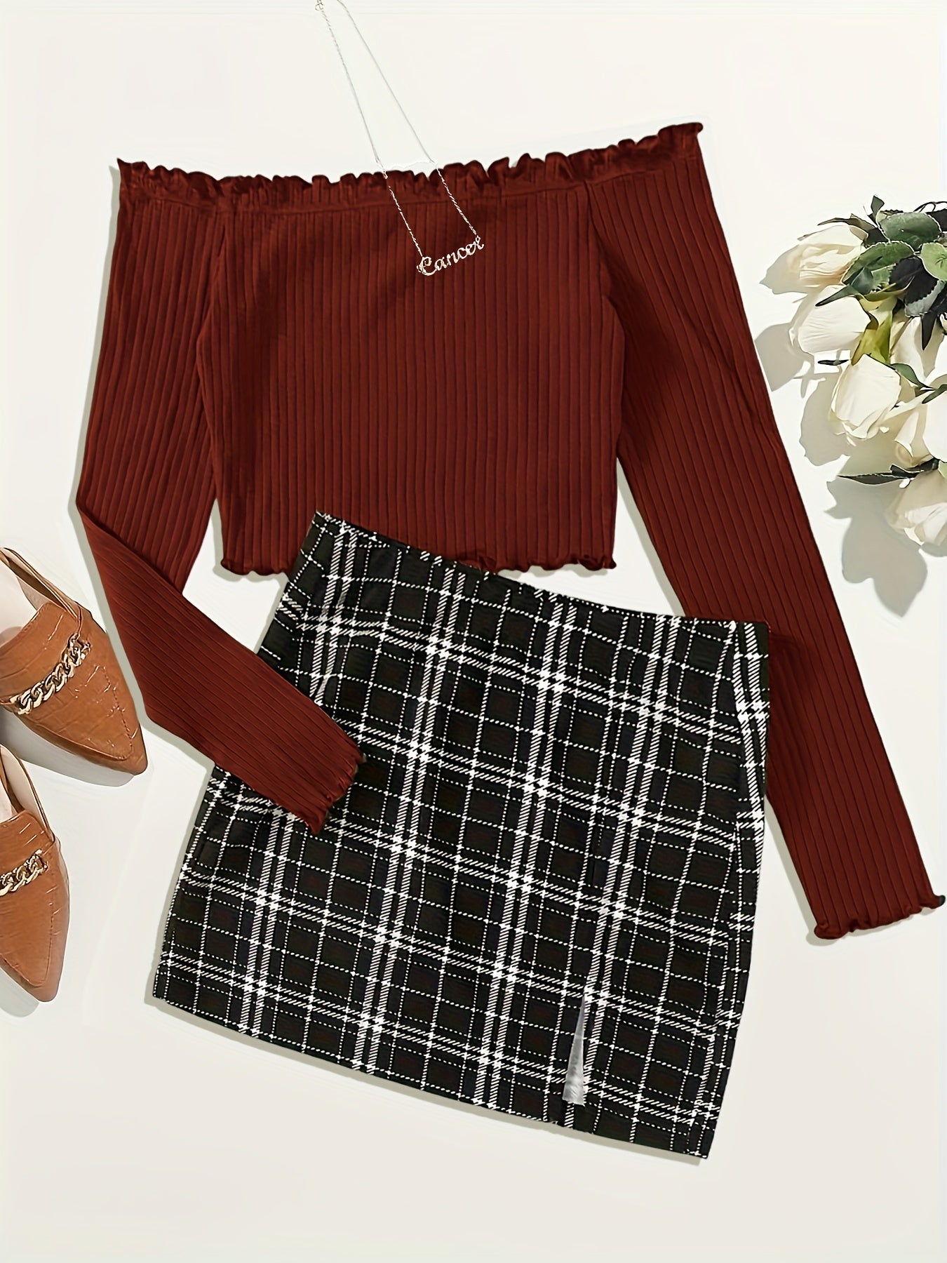 Dame Off-Shoulder Topp og Rutete Miniskjørt Sett – Elegant Fritidsstil for Vår og Sommer