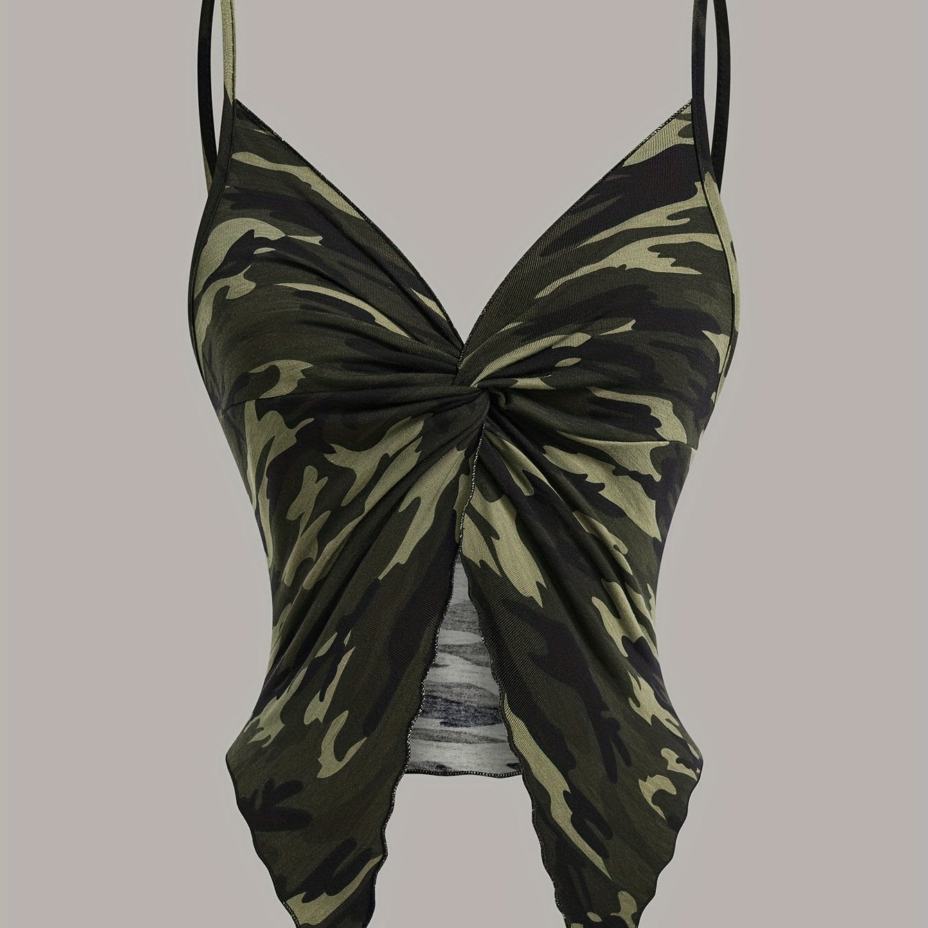 Dame camisole top med camouflageprint og tørklædekant – trendy streetwear til festivaler og natteliv