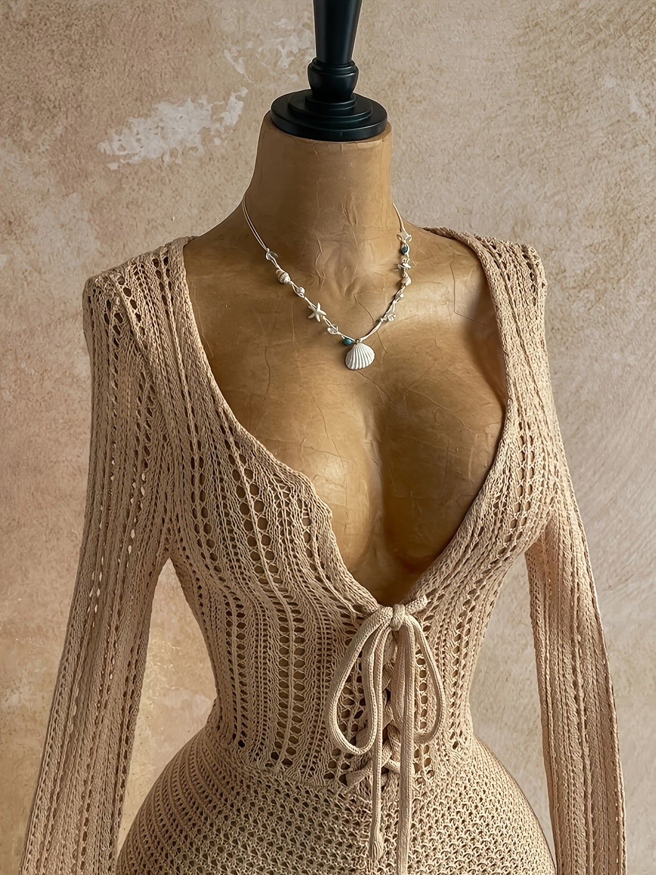 Mono bohemio de punto y crochet para mujer con cordones y escote pronunciado – Perfecto para vacaciones en la playa o eventos de verano