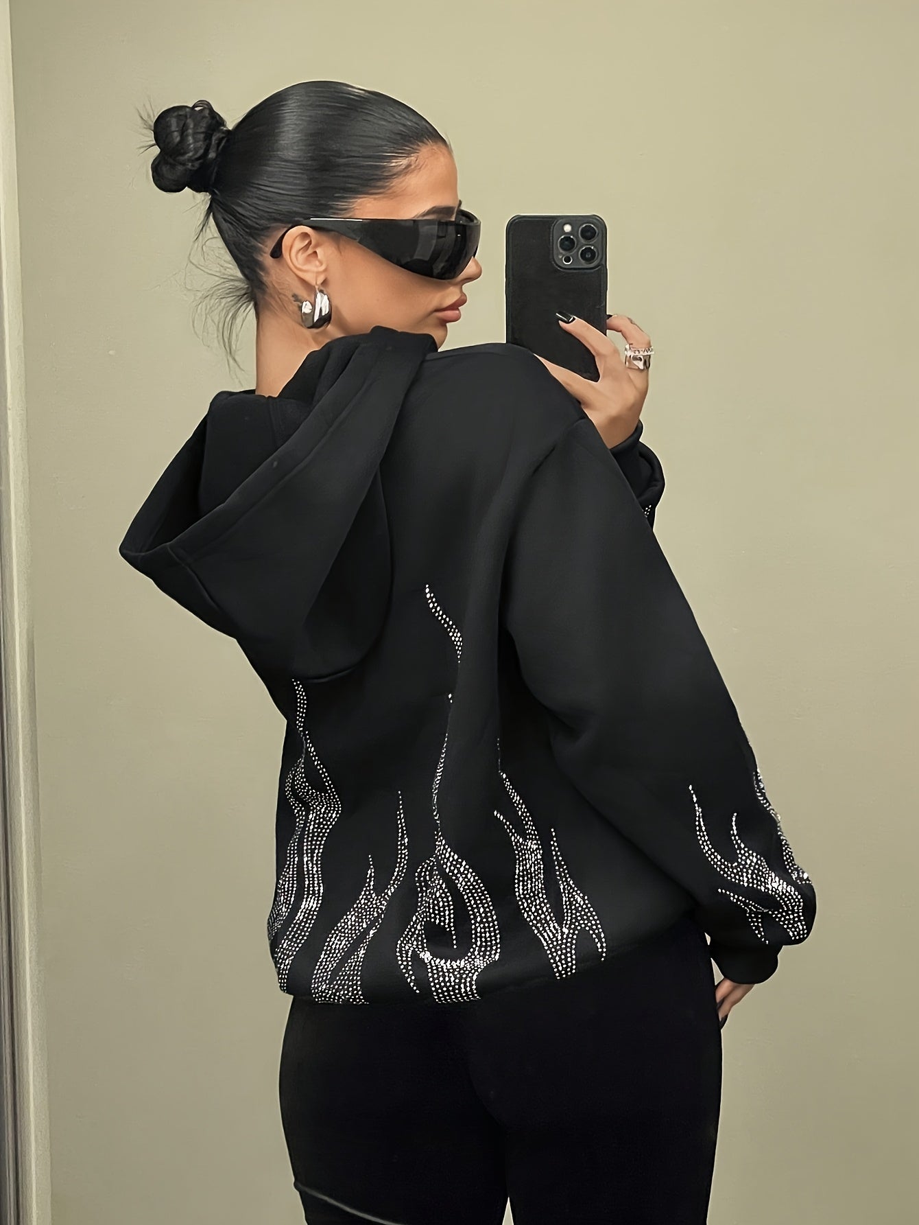 Hoodie met capuchon en strass-vlammenpatroon, zwart