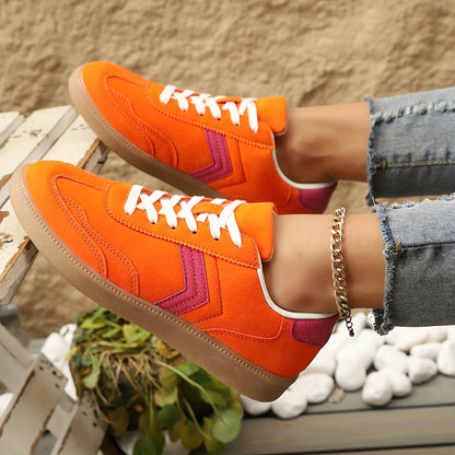 Damsneaker i retrostil med färgblockdesign för fritid och vardag