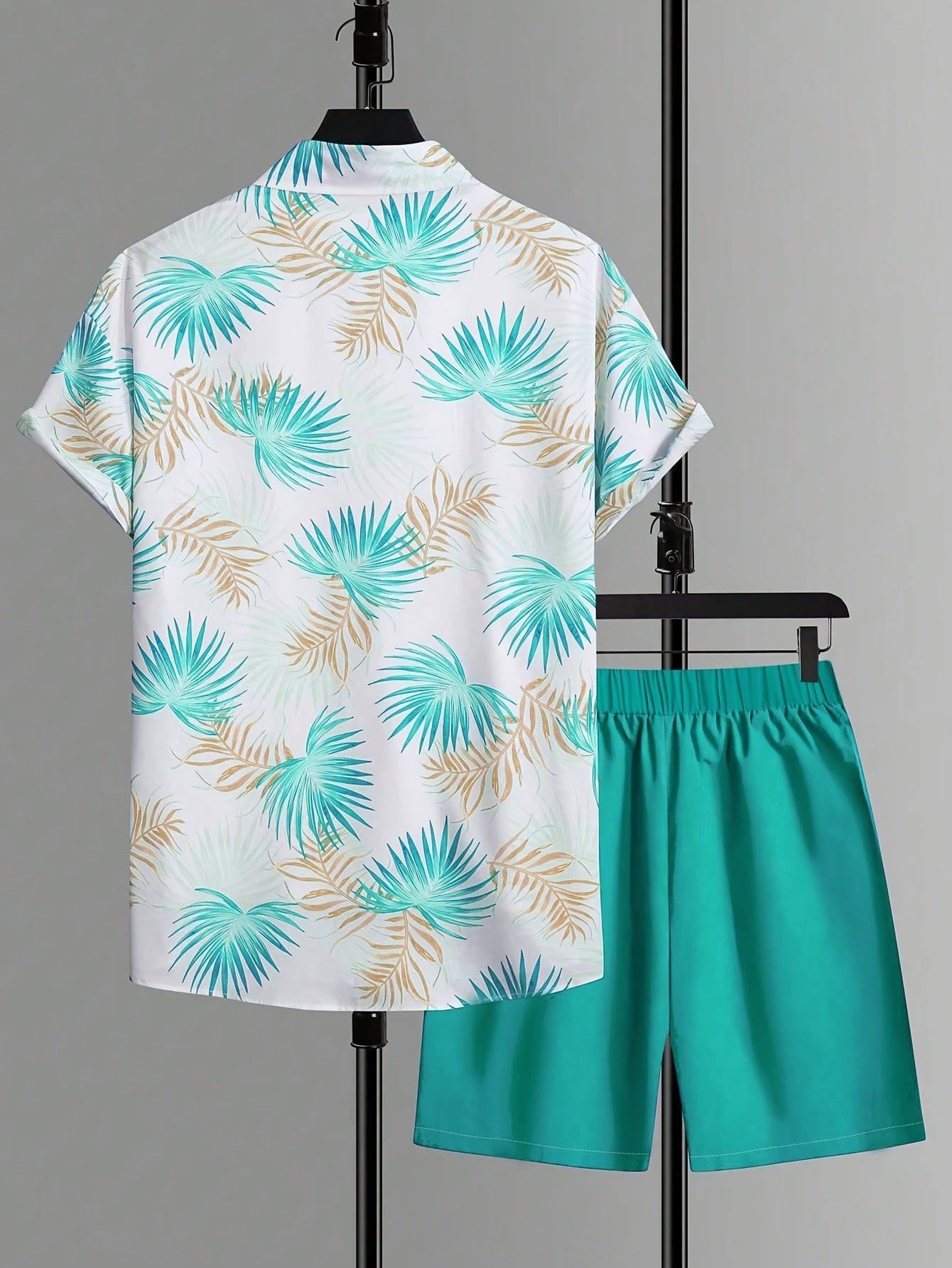 Ensemble d'été homme Chemise décontractée à imprimé tropical et short – Parfait pour la plage et les vacances