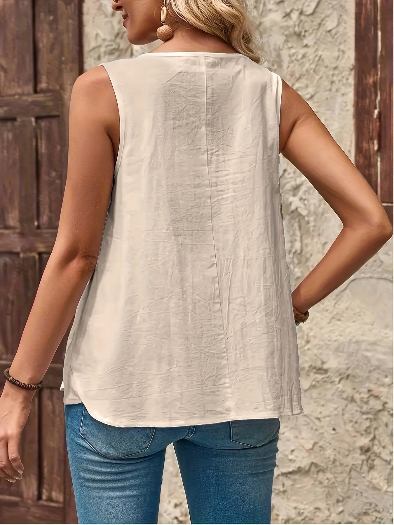 Top Henley sans manches décontracté pour femme avec patte de boutonnage, idéal pour le quotidien et l'été