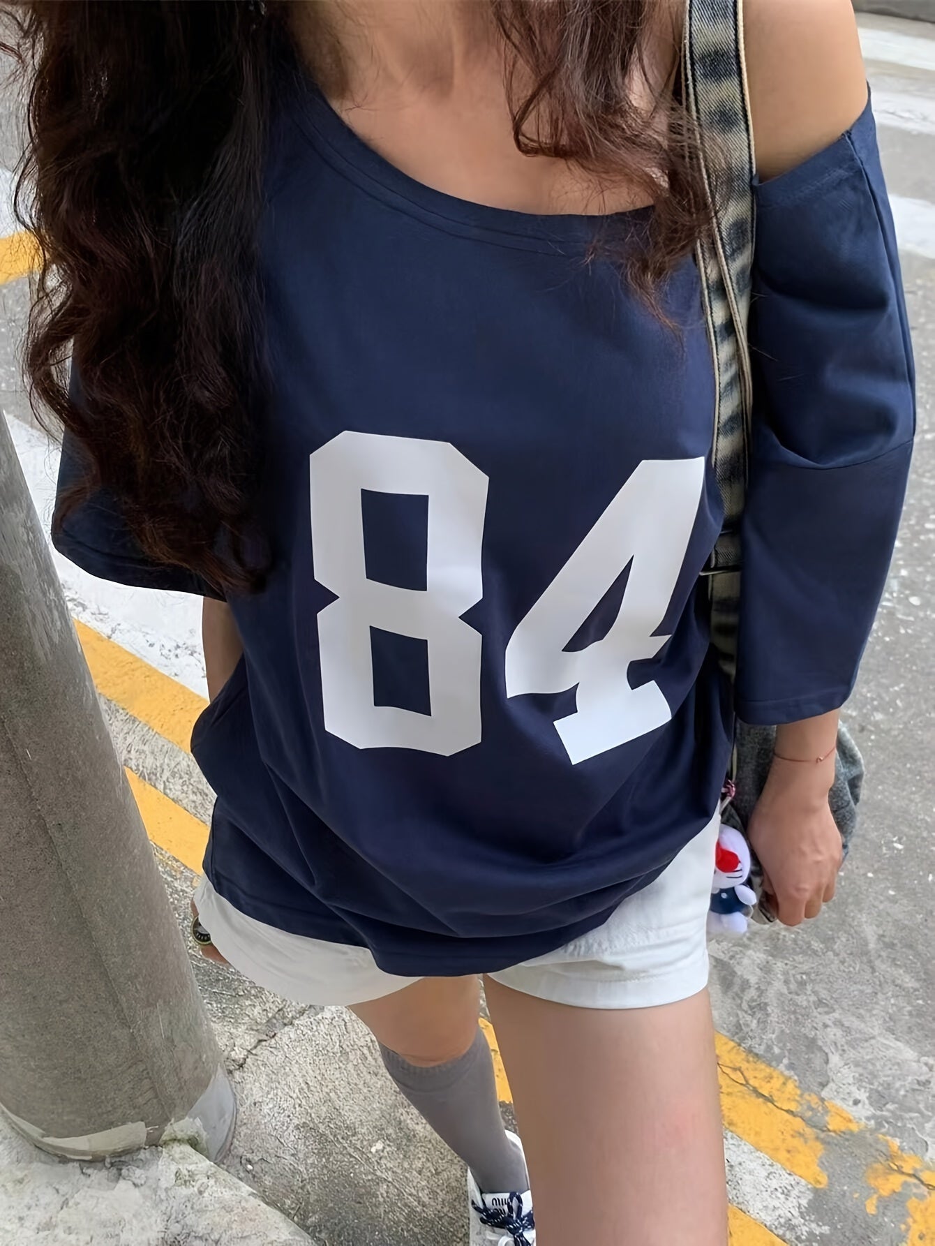 Dams Oversized T-shirt i Varsity-stil med nummer 84 – Avslappnad streetwear-topp