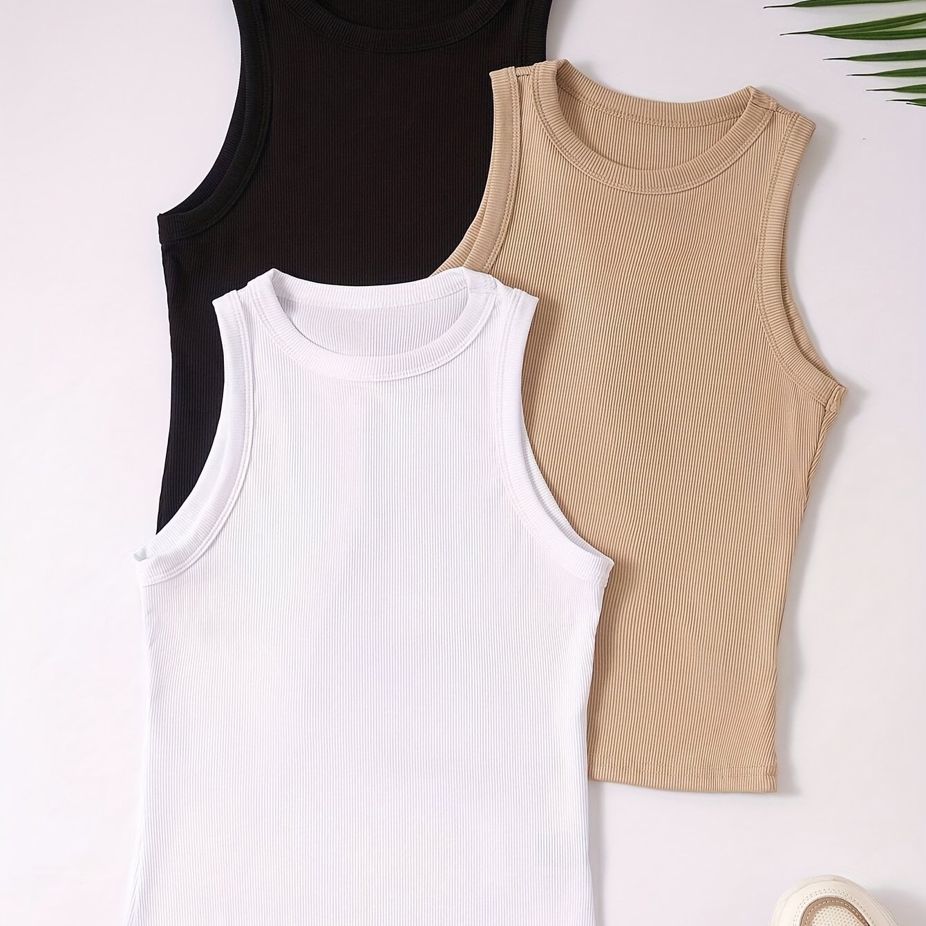 Damskie sportowe basic tank topy w zestawie 3 sztuk – bezrękawniki, wygodne koszulki na co dzień z okrągłym dekoltem