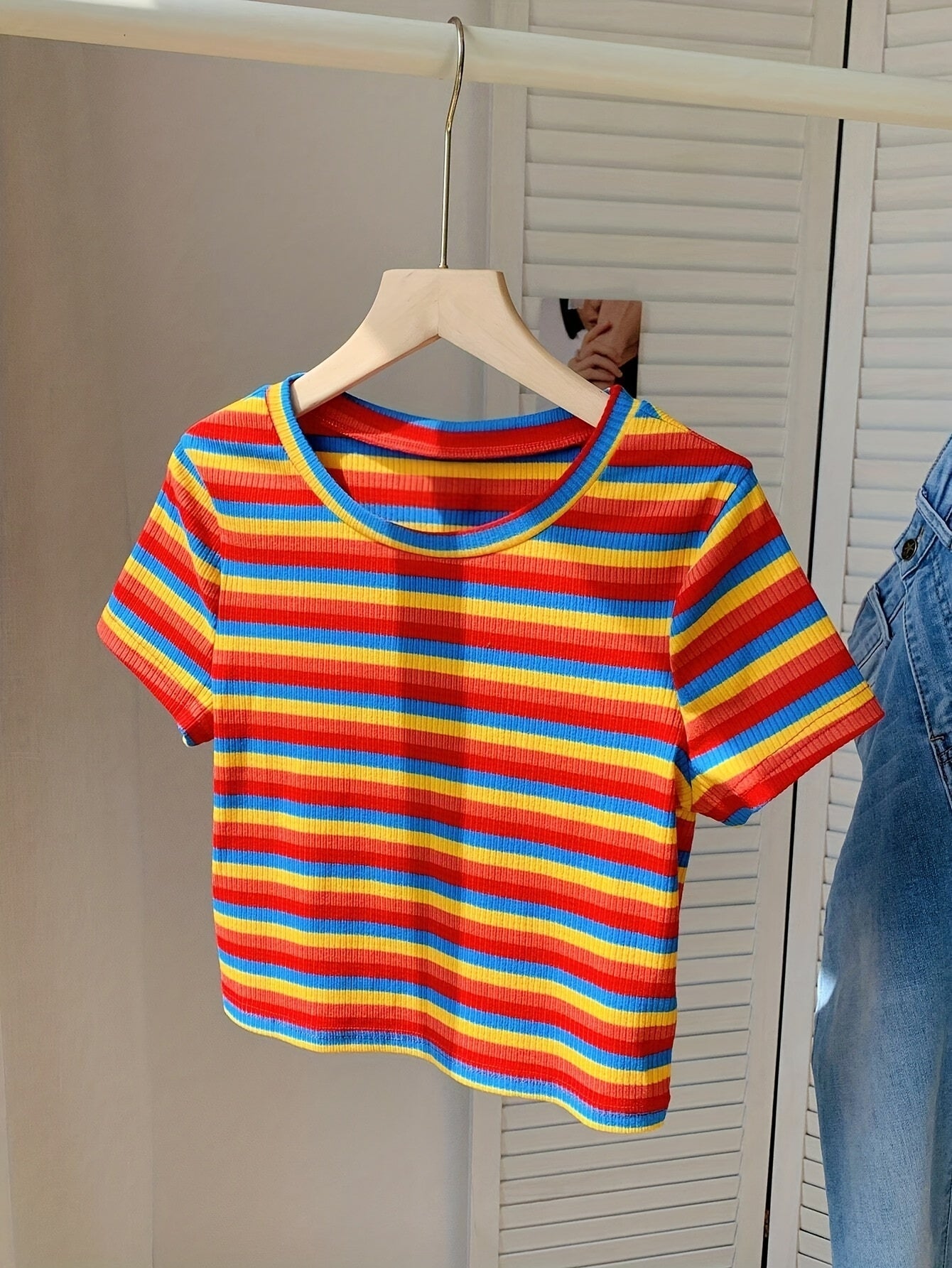 T-shirt donna a maniche corte in maglia a coste con motivo a righe retrò – tempo libero & estate