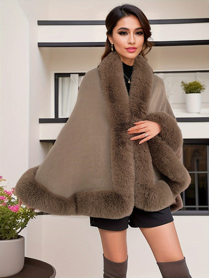 Mantella da donna con bordo in ecopelliccia: elegante poncho-stola in vari colori