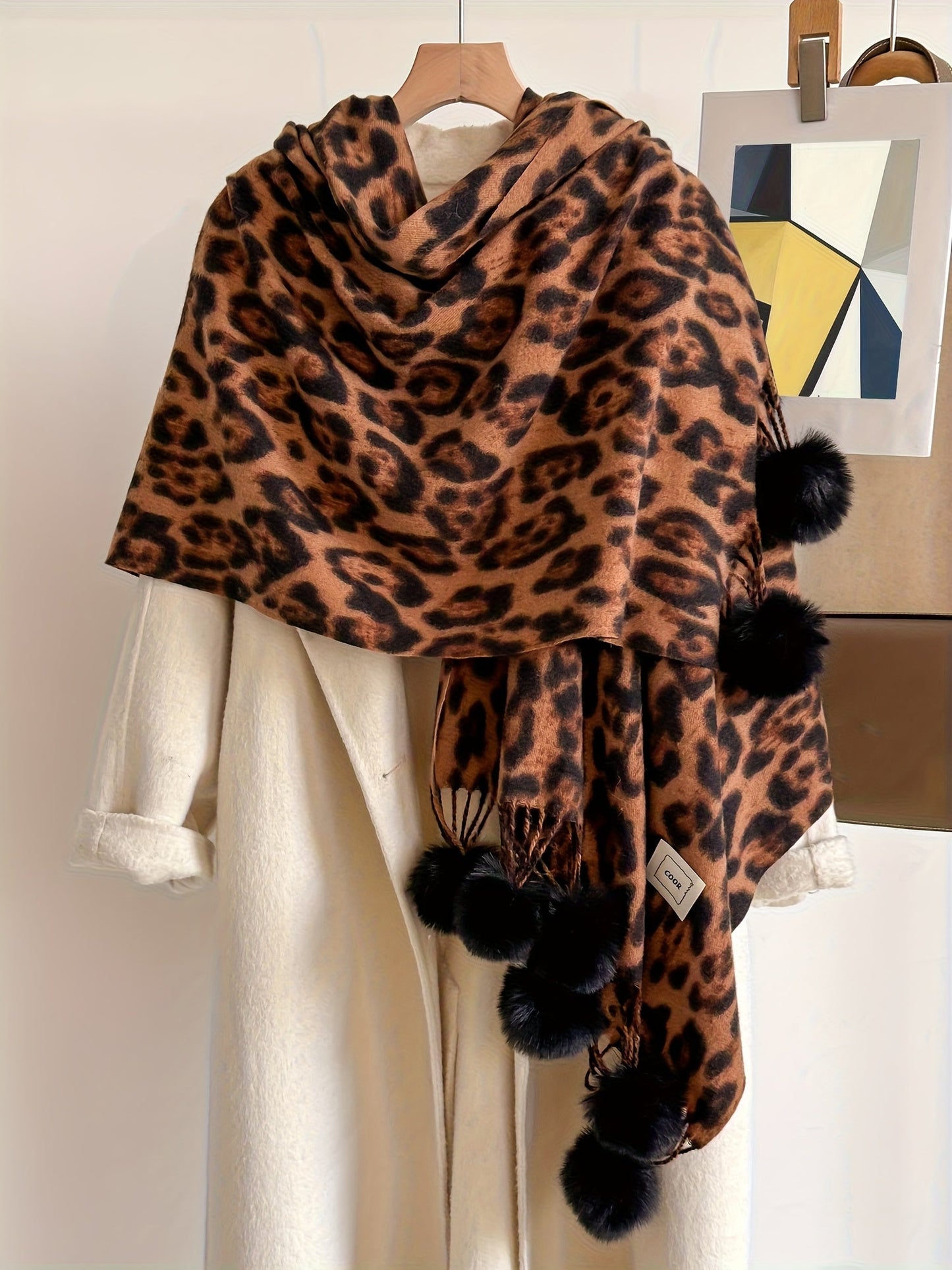 Schal mit Leopardenmuster und Pompons, weiches Material
