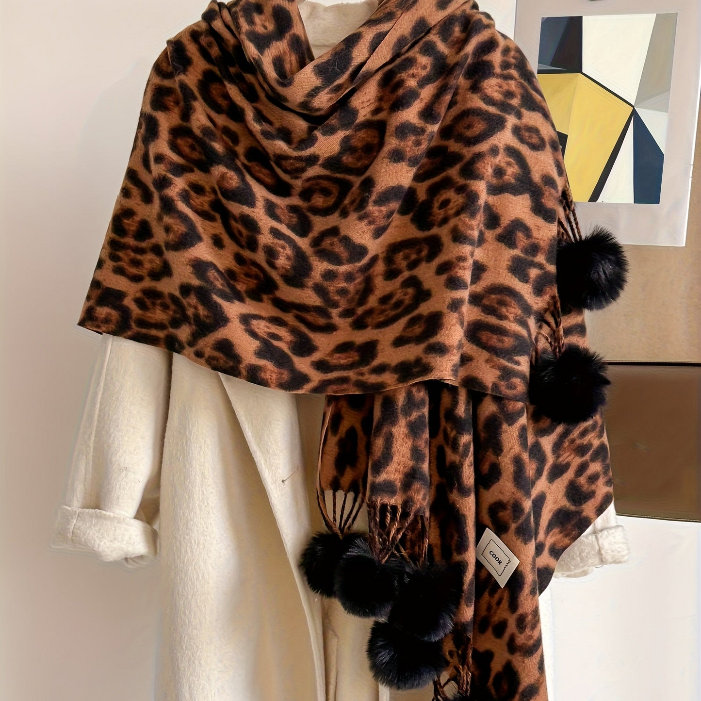 Schal mit Leopardenmuster und Pompons, weiches Material