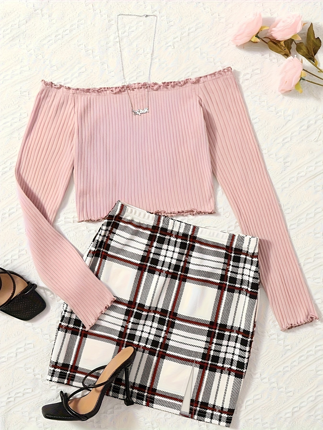 Dame Off-Shoulder Topp og Rutete Miniskjørt Sett – Elegant Fritidsstil for Vår og Sommer