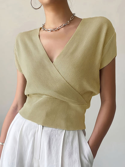 Dames wikkelshirt met V-hals en korte mouw – Modern vrijetijdstopje