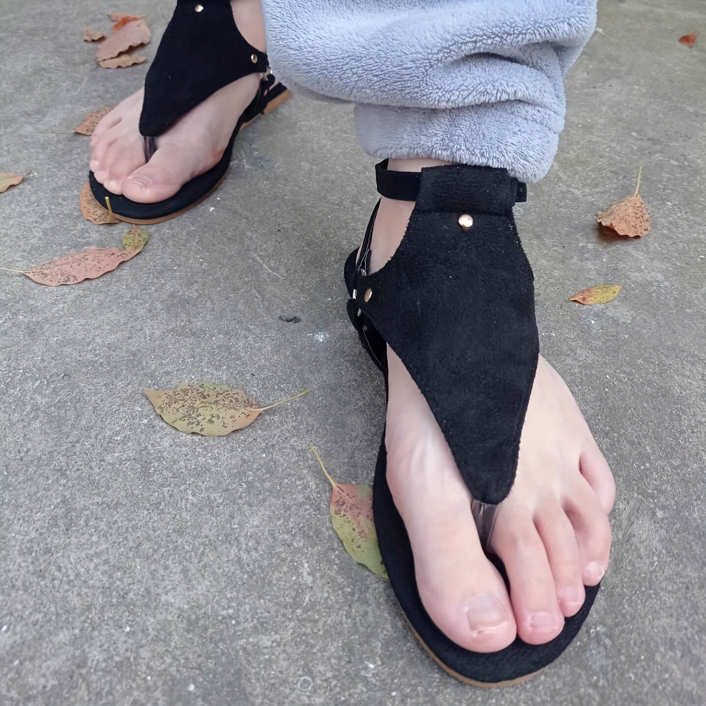 Dames sandalen met T-bandje – modieuze zomerschoenen voor dagelijks gebruik en vrije tijd