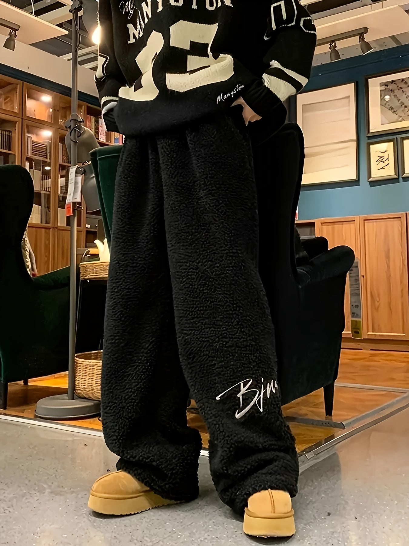 Weite Teddyfleece Hose für Damen, Plüschhose mit Stickerei, lockerer Schnitt