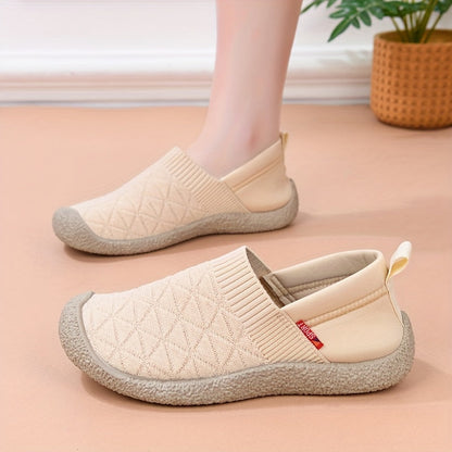 Damskie slip-on sneakersy – wygodne buty na co dzień i do sportu