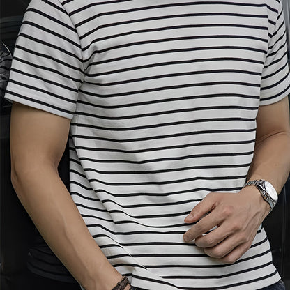 Męski T-shirt z klasycznymi paskami – krótki rękaw, nowoczesny i wszechstronny