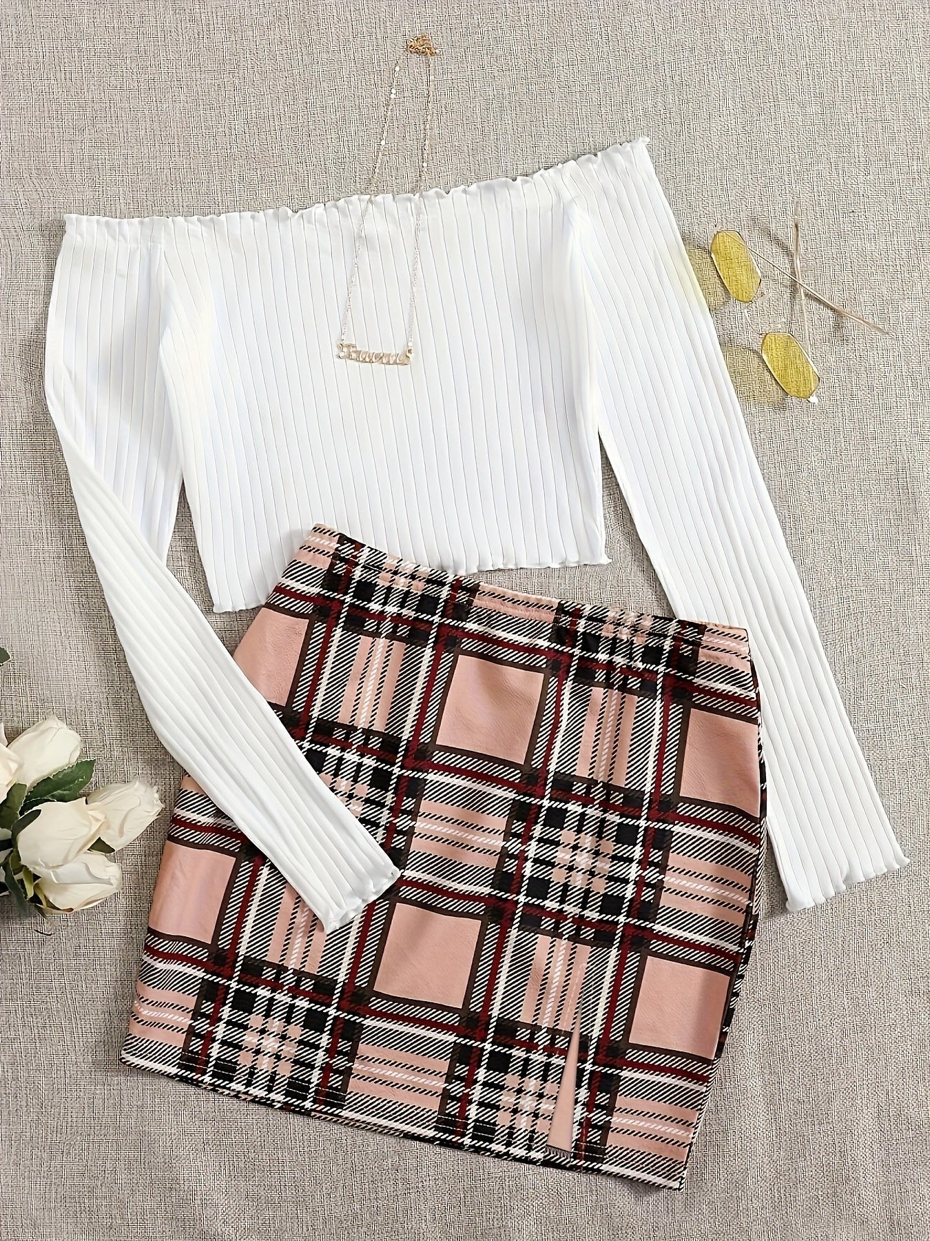 Dame Off-Shoulder Topp og Rutete Miniskjørt Sett – Elegant Fritidsstil for Vår og Sommer