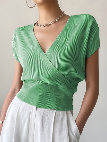 Dames wikkelshirt met V-hals en korte mouw – Modern vrijetijdstopje