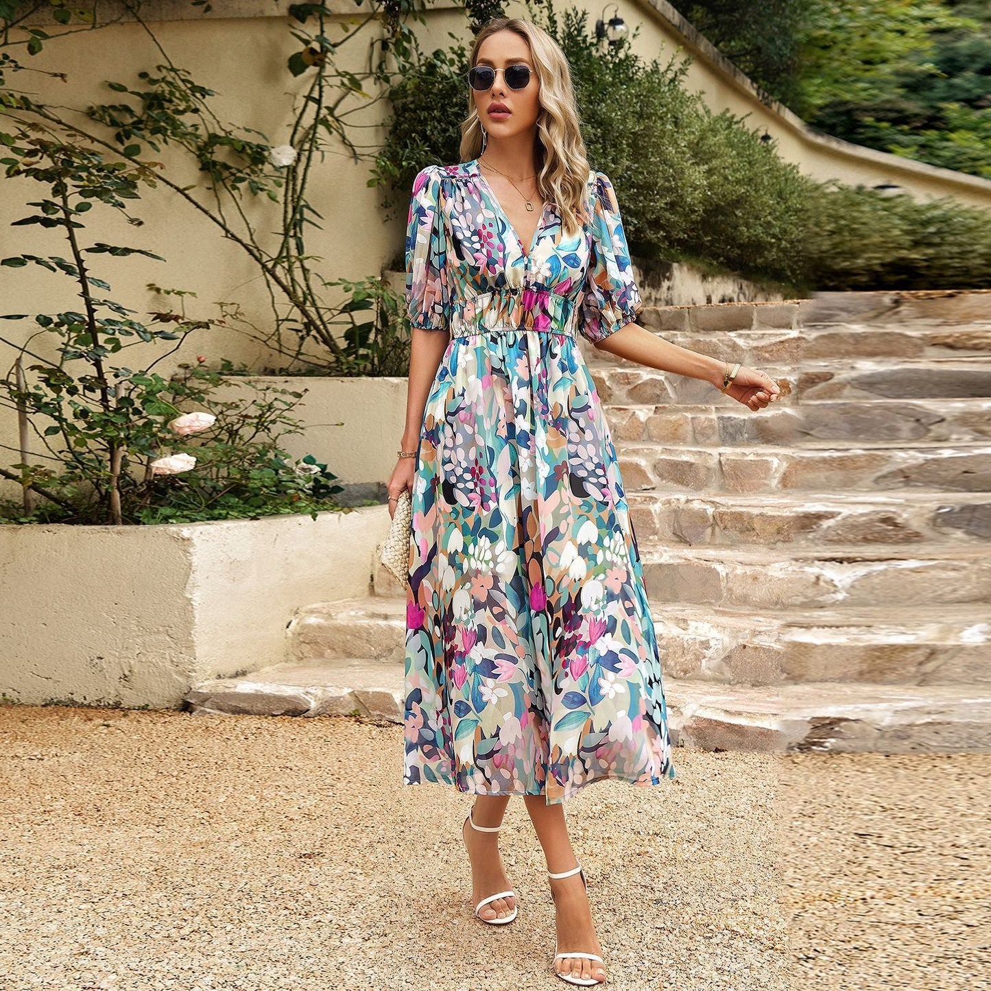 Abito estivo da donna con scollo a V e maniche a sbuffo – Abito casual elegante con motivo floreale, chiffon, lunghezza al ginocchio