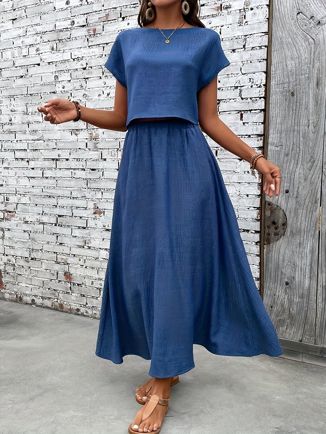 Dame todelt sæt maxi nederdel & kortærmet crop top elegant sommeroutfit