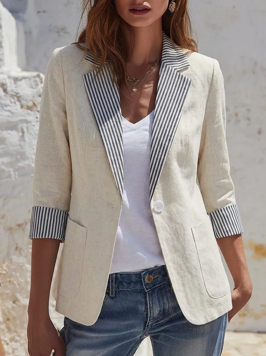 Gestreepte blazer voor dames met lange mouwen, zakken en knopen