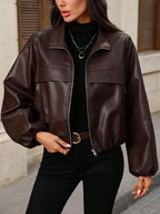 Cropped jack van imitatieleer voor dames met ritszakken en getailleerde snit