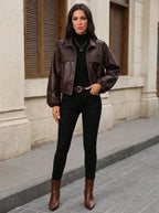 Cropped jack van imitatieleer voor dames met ritszakken en getailleerde snit