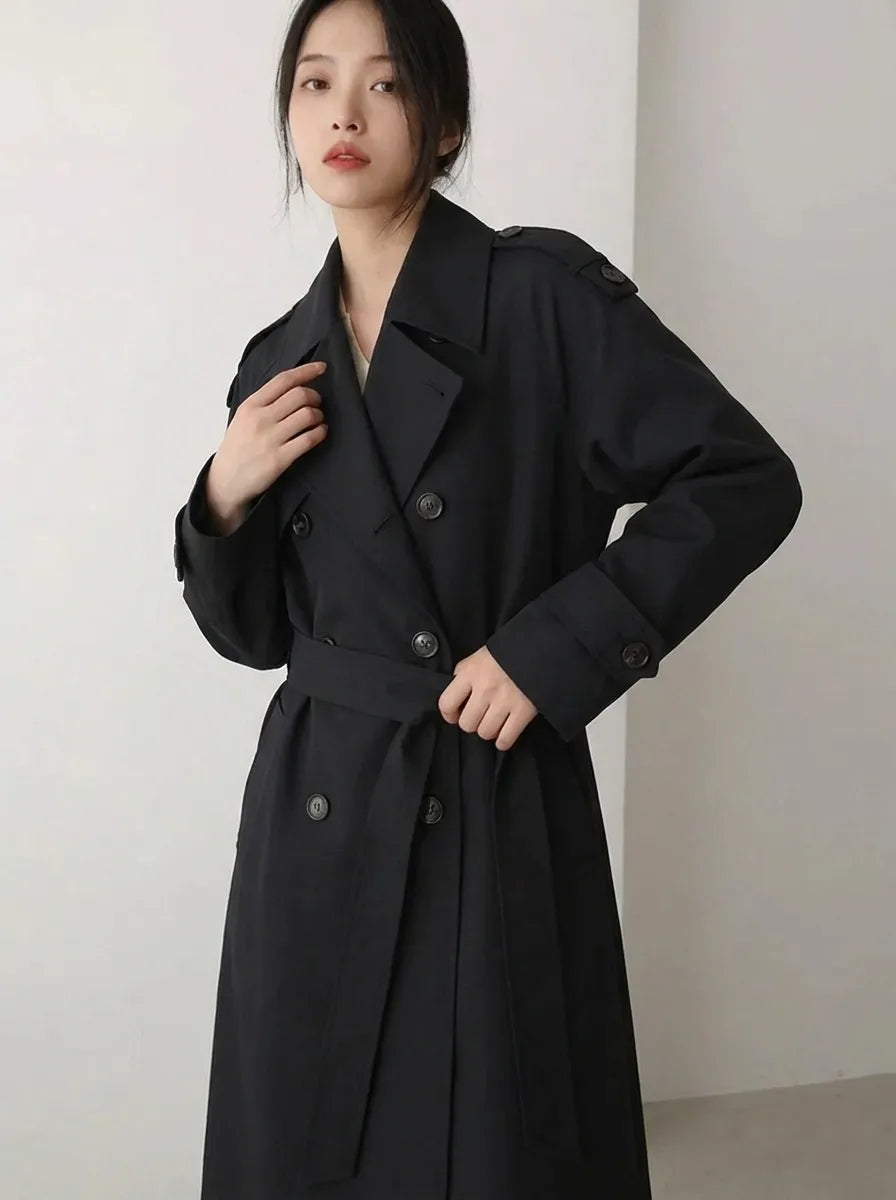Oversized trenchcoat voor dames in maxilengte met ceintuur en epauletten