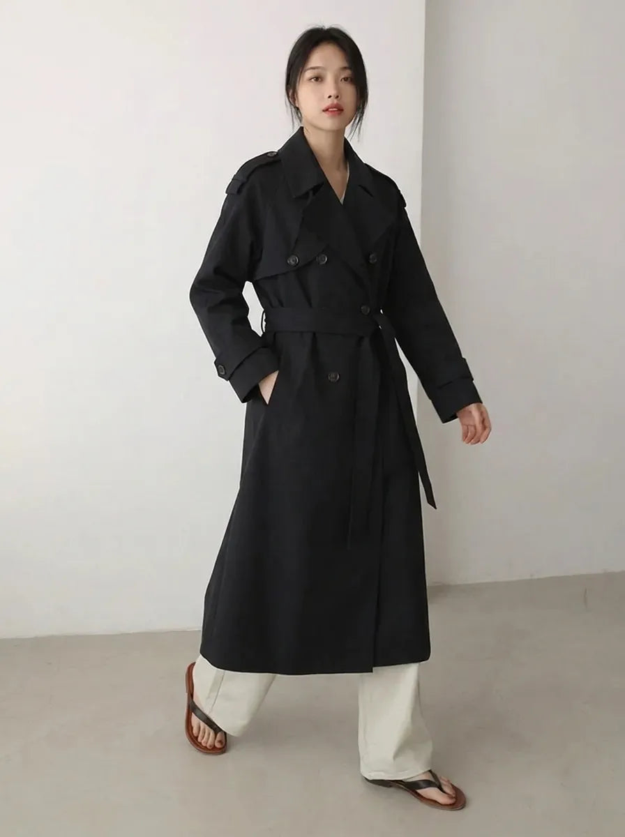 Oversized trenchcoat voor dames in maxilengte met ceintuur en epauletten