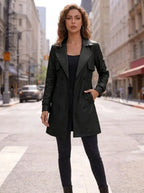 Korte blazer voor dames met verstelbare taille en dubbele knopenrij