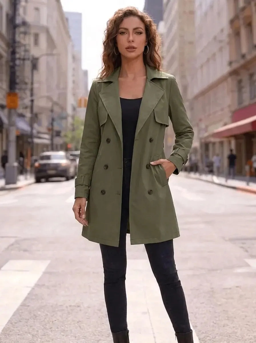 Korte blazer voor dames met verstelbare taille en dubbele knopenrij