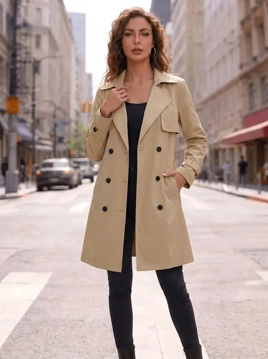 Korte blazer voor dames met verstelbare taille en dubbele knopenrij