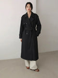 Oversized trenchcoat voor dames in maxilengte met ceintuur en epauletten