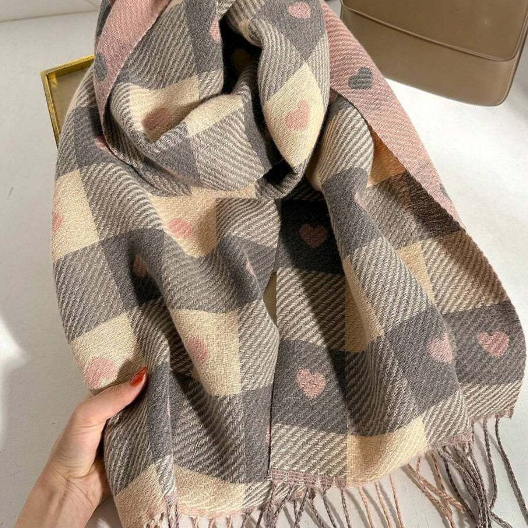 Karierte Damen-Schal mit Herzmuster und Fransen, weiches Material