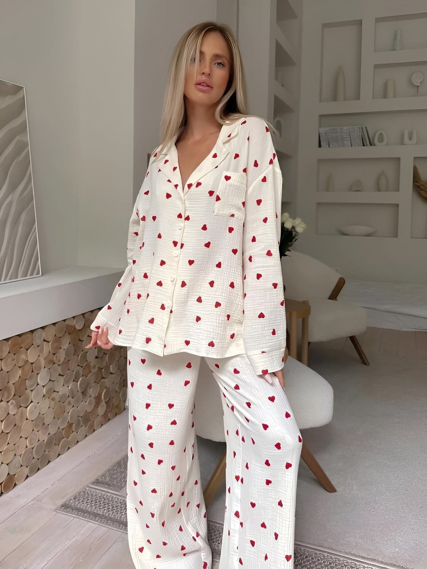 Damen Pyjama Set mit Herzmuster – Lockere Nachtwäsche für gemütliche Abende