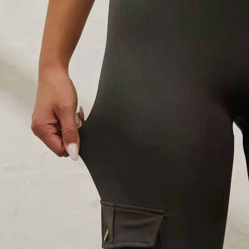 Damskie legginsy cargo fitness – modne sportowe rajstopy z kieszeniami i dopasowanym krojem