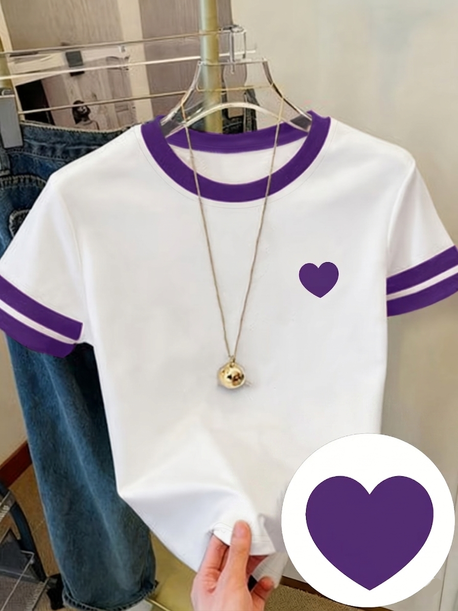 Dam T-shirt med hjärtmönster och kontrastremsor – fritidsstil för vardag och sommar