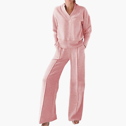 Completo Donna Due Pezzi Lounge & Sport con Scollo a V e Pantaloni a Gamba Larga – Elegante Outfit Casual