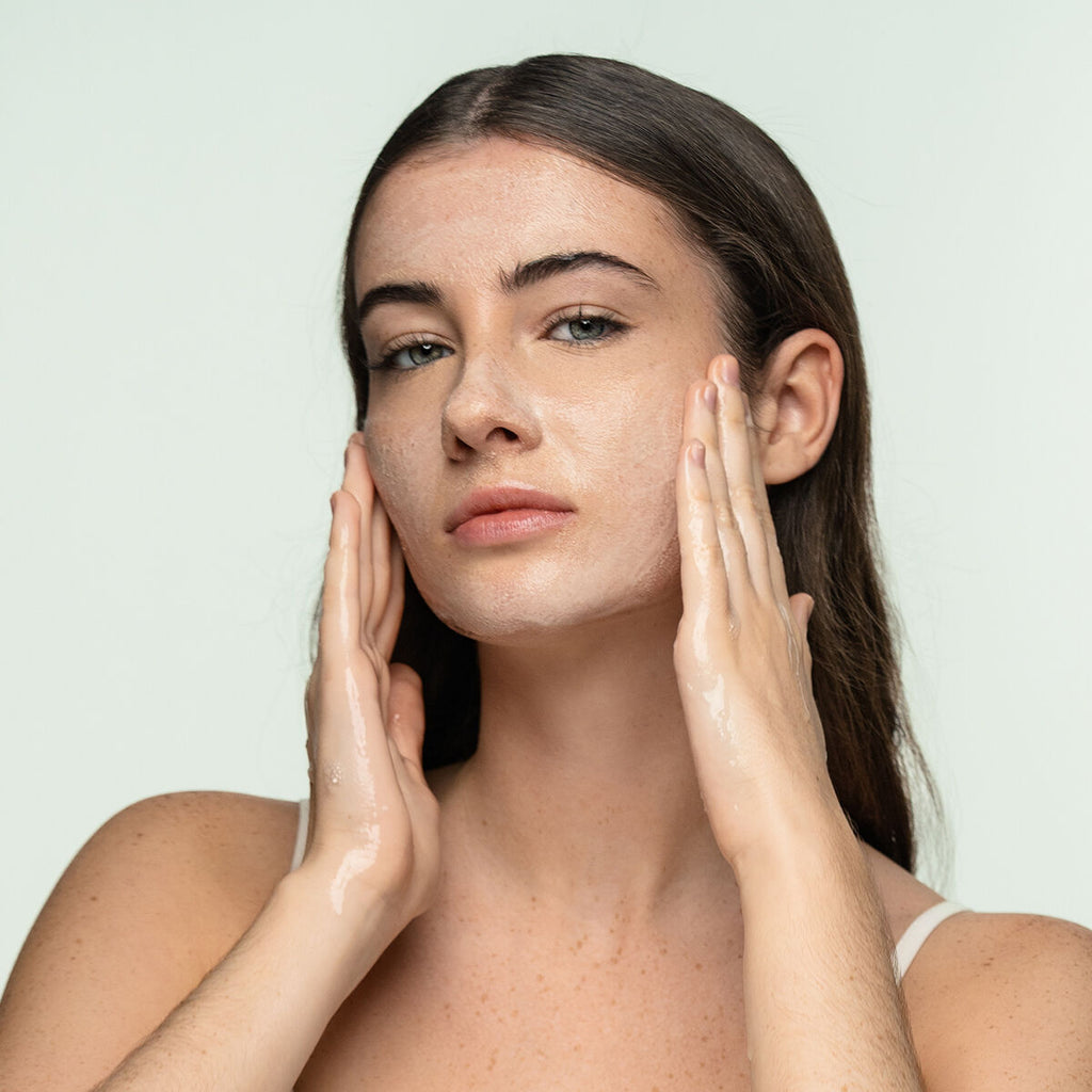 Gezichtsreinigingsgel met CBD, 200 ml, vegan, voor gevoelige huid