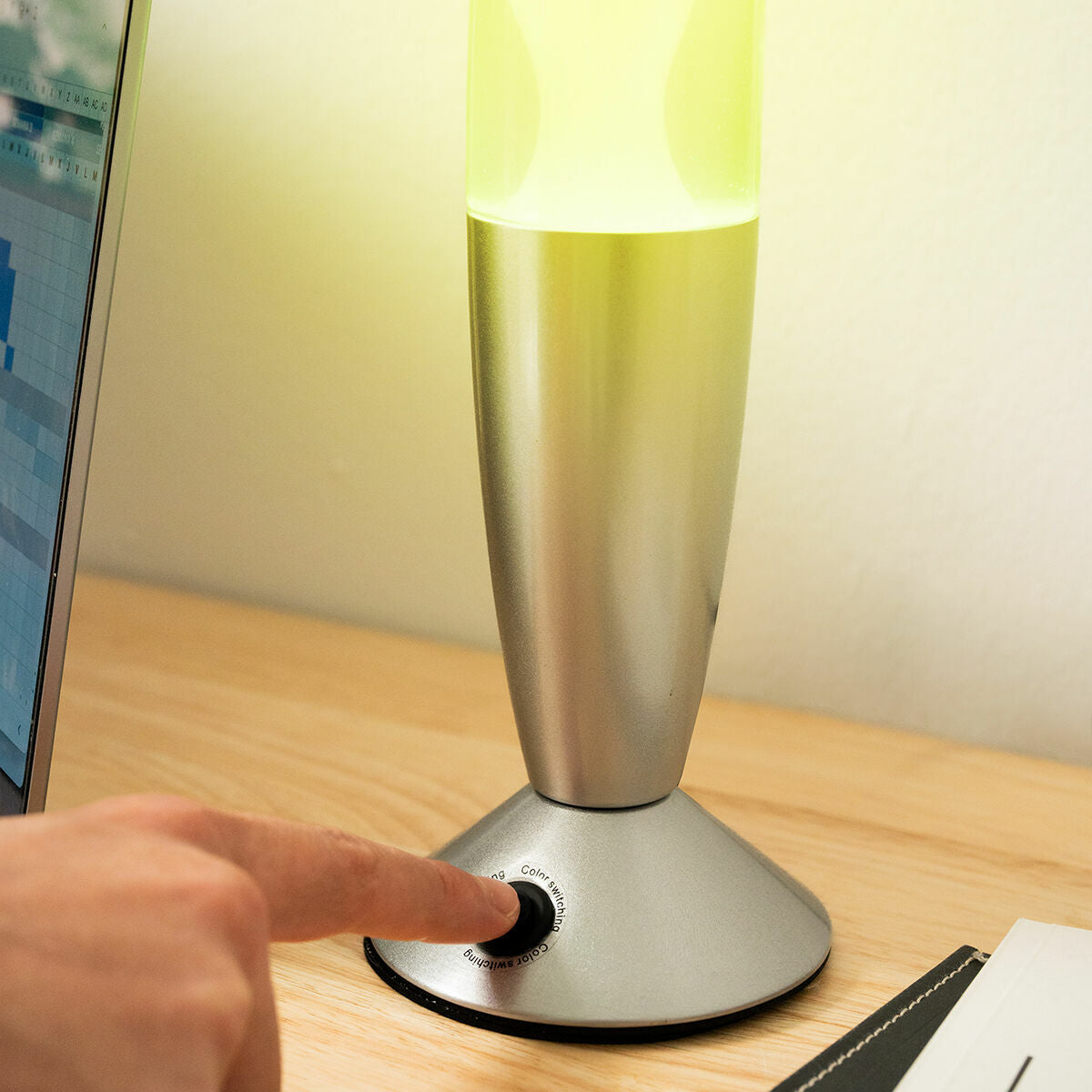 Led-lavalamp veelkleurig retro-ontwerp, 7 kleuren, aluminium voet